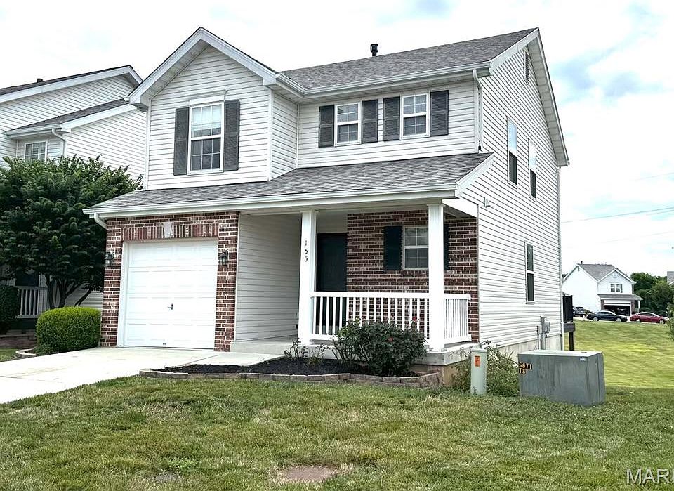 1st image of 155 Roxbury Dr