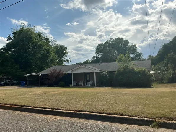 124 Warwick Dr, Prattville, AL 36066
