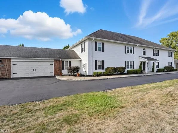120 Talsman Dr #4, Canfield, OH 44406