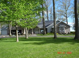 W2765 Brookside Dr, Freedom, WI 54913