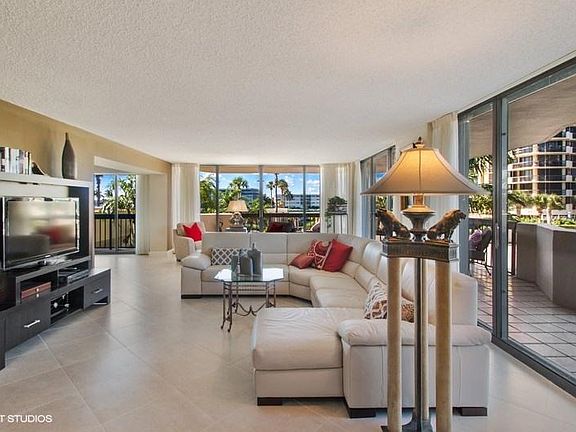 3rd image of 108 Lakeshore Dr APT 238