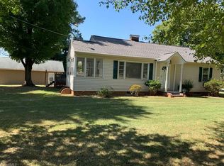 2910 Eddystone Ln, Winston Salem, NC 27103