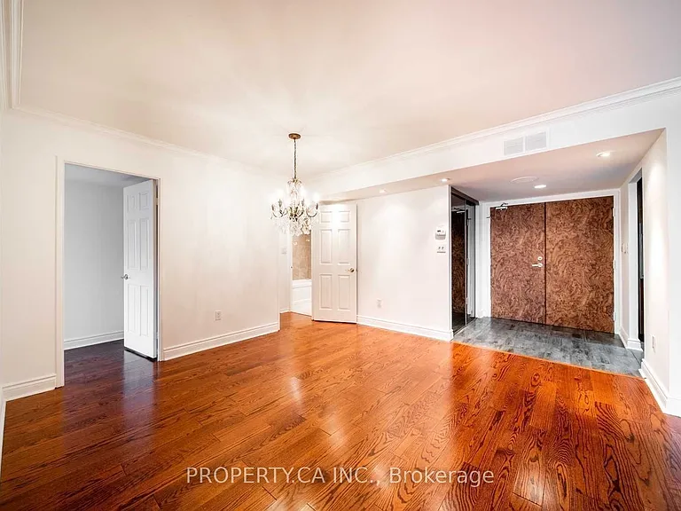 71 Charles St E #402 — Photo 5