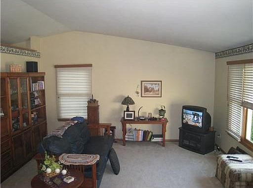 2nd image of 529 Ashford Dr NE