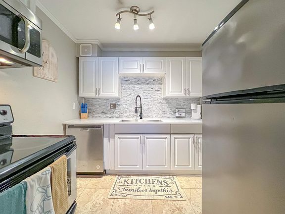5th image of 405 Dunwoody St APT 20
