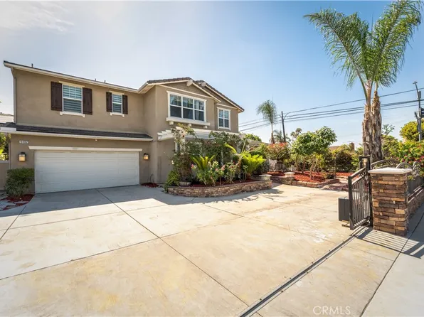 9482 Gilbert St, Anaheim, CA 92804