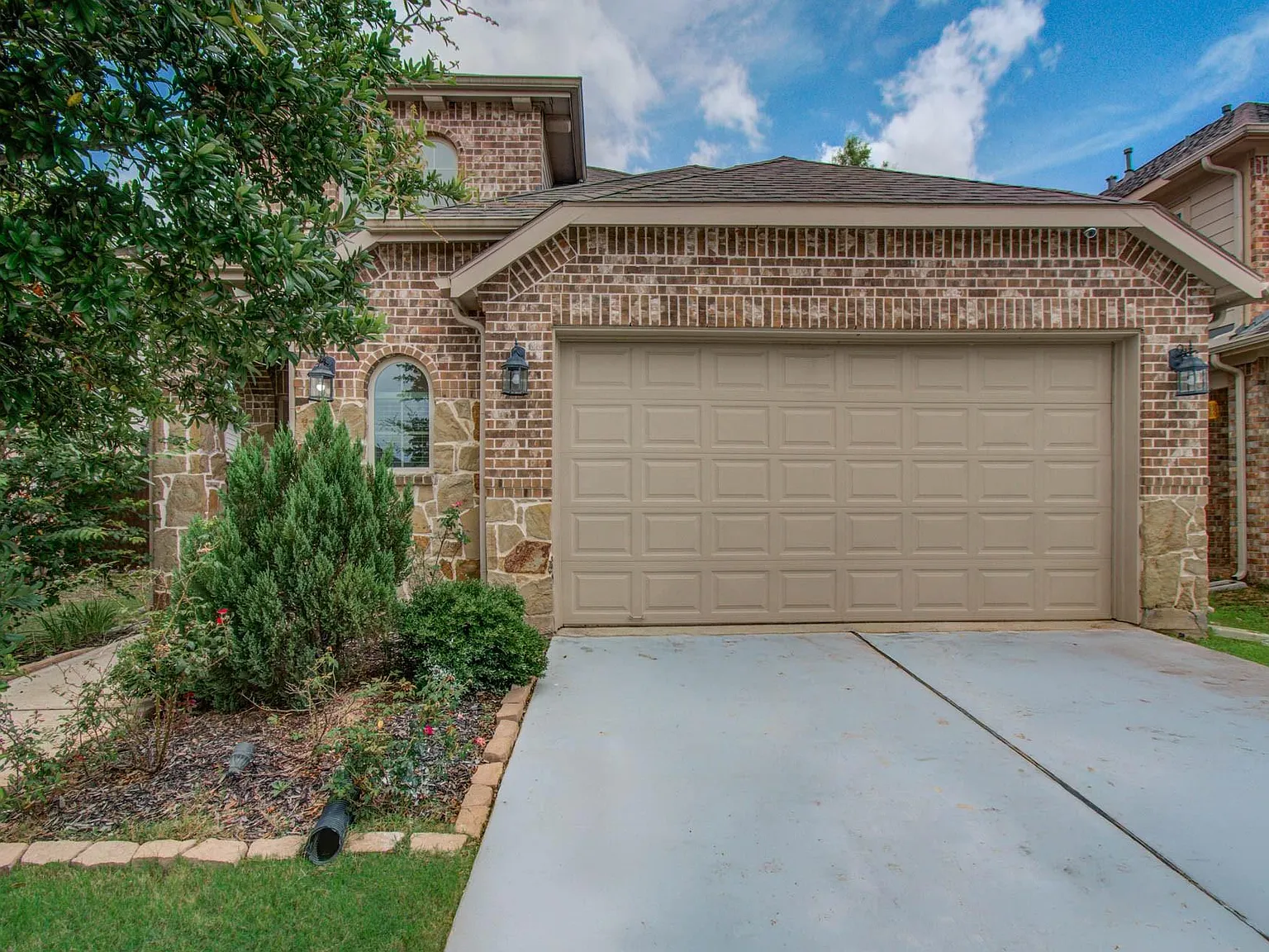 4 bed, 2.5 bath, 2575 sqft, $2,950 — Photo 4