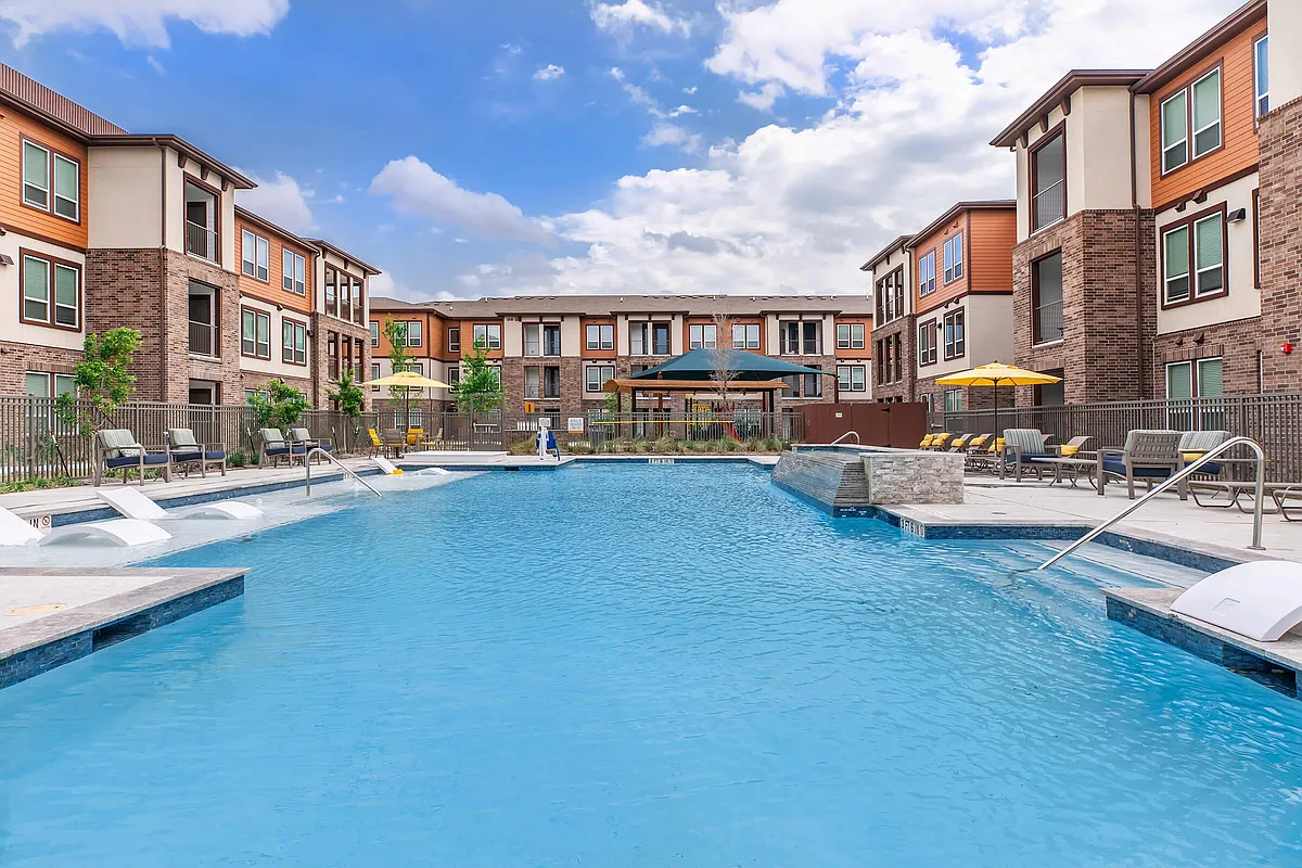 Building Photo - Richcrest Apartments