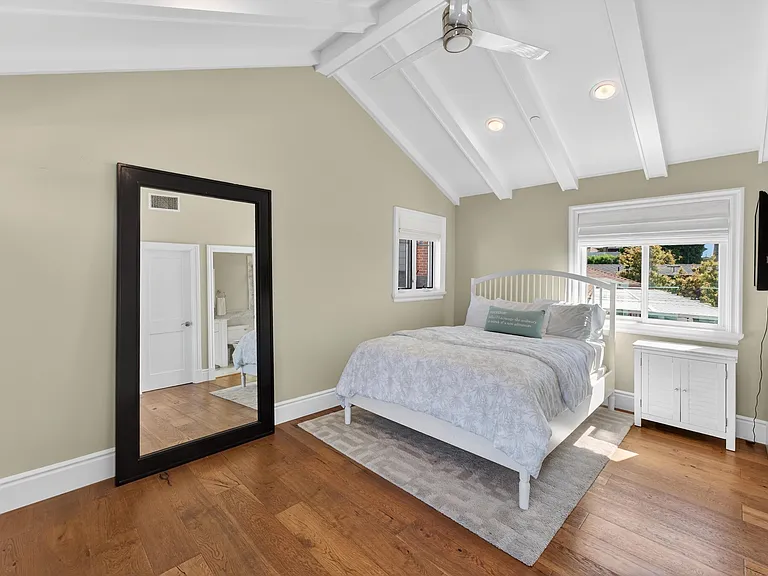 405 Blumont St — Photo 4