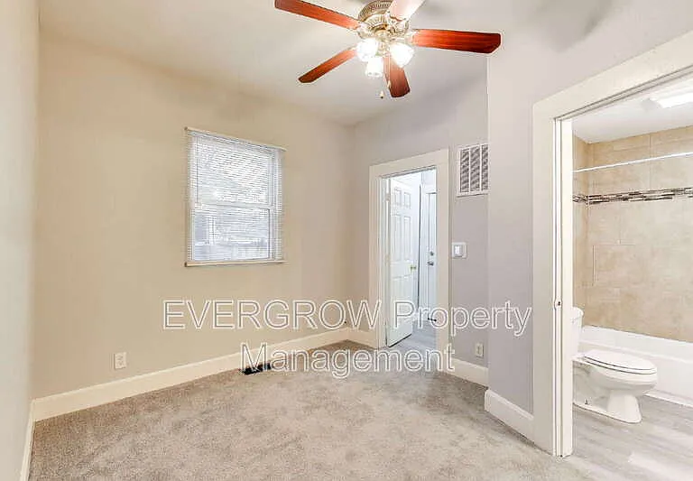 415 N Oxford St — Photo 12
