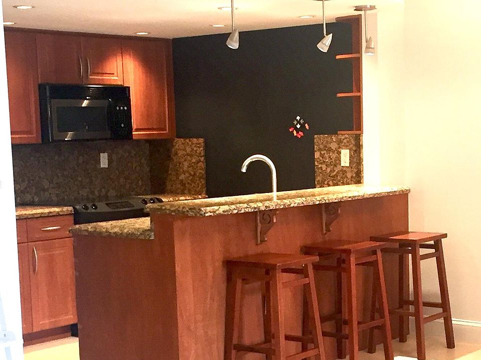 Kitchen: glass top range, microwave, dishwasher, Refrigerato