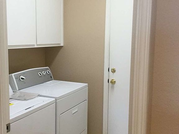 5th image of 2313 Newport Pl N