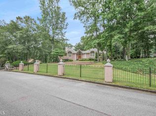 869 Wagon Wheel Cir, Fayetteville, GA 30214