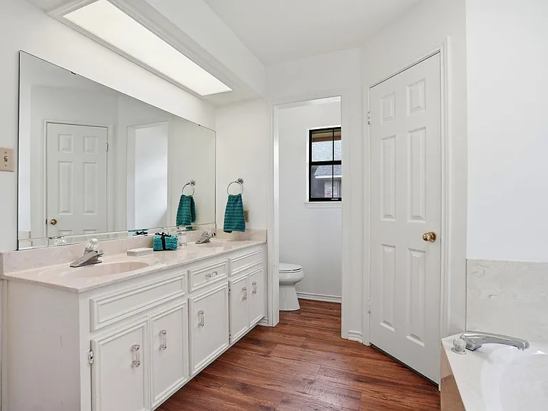 306 Woodstone Dr — Photo 34