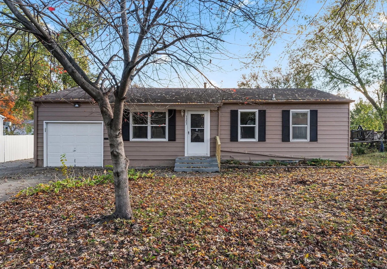 3 bed, 2.0 bath, 950 sqft, $1,500 — Photo 1