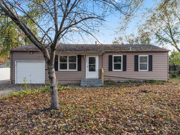 1207 N Cedar Crest Dr, Independence, MO 64056