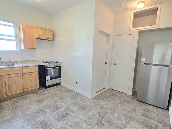 3rd image of 42 Smith St #6