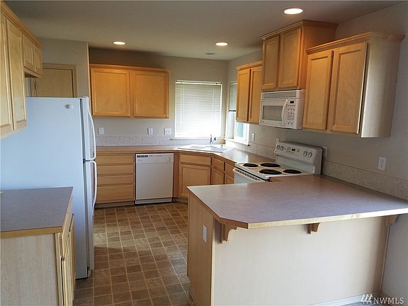 5th image of 4616 57th Dr NE