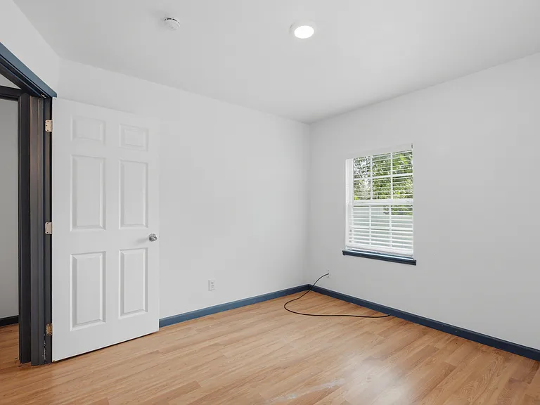 620 E Sears St — Photo 17