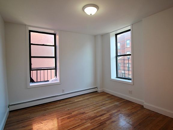 5th image of 951 Putnam Ave #D3