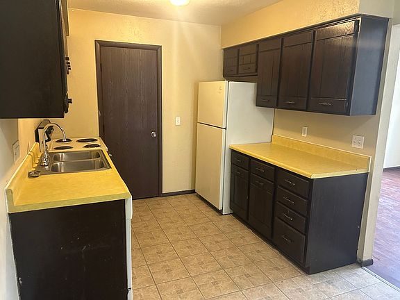 4th image of 1402 Brooke Park Dr #7