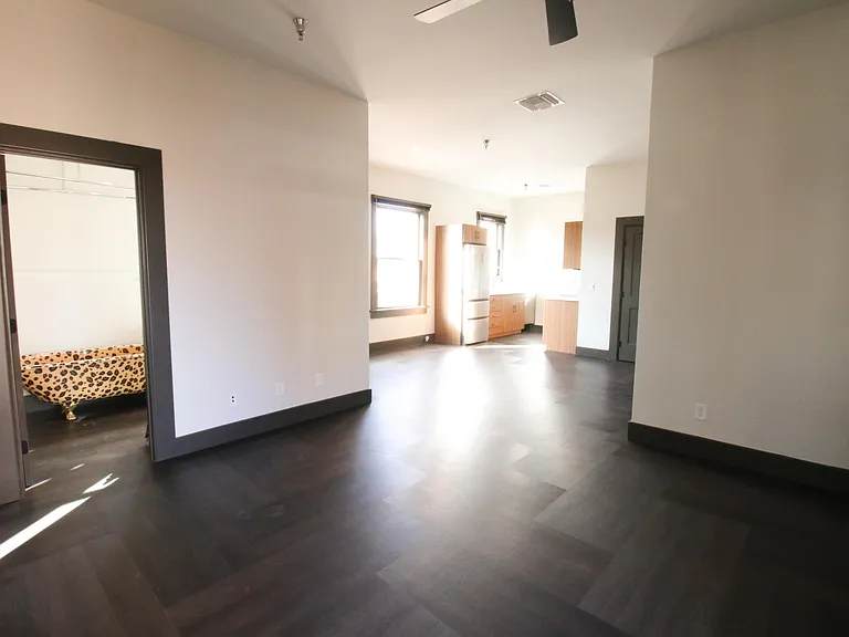 Julian Drew Lofts — Photo 8