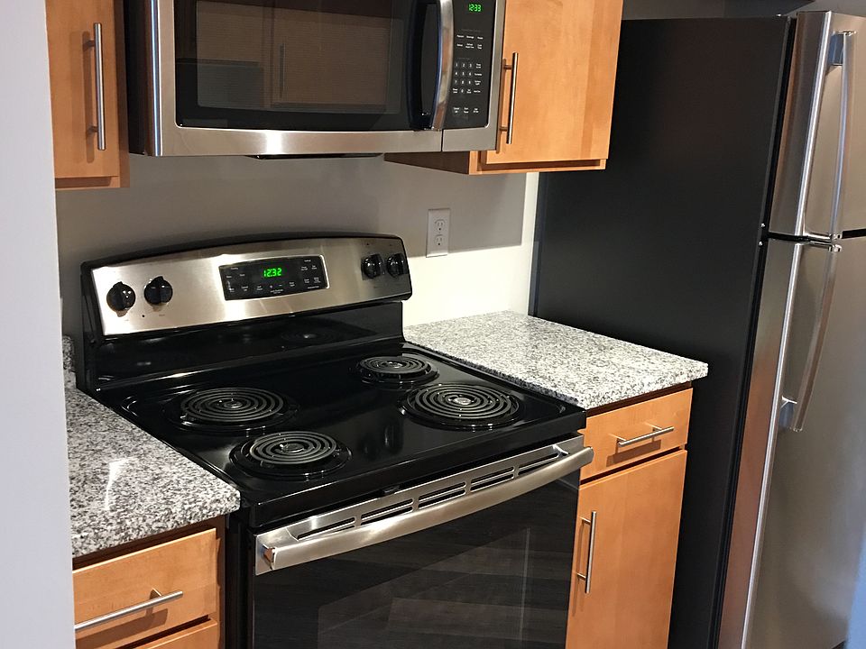 Stainless / Black Stove