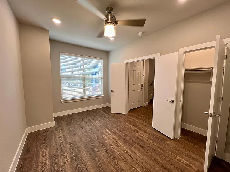 714 N Plano Rd — Photo 5