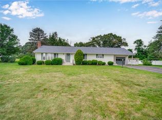 27 Clark Rd E, Broad Brook, CT 06016