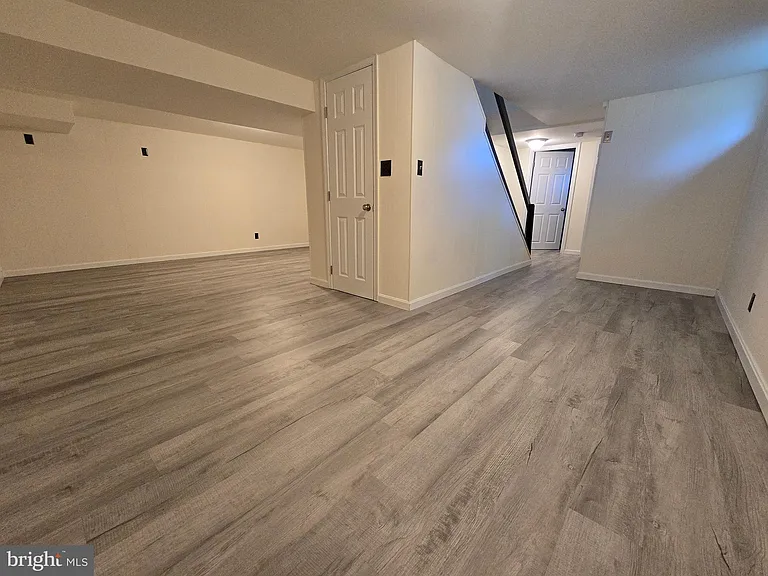 11 Glenwood Dr — Photo 40