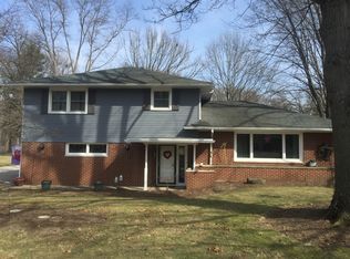 82 Briarwood, Terre Haute, IN 47803