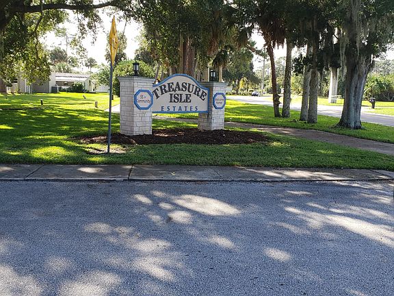 4th image of 80 Royal Palm Cir