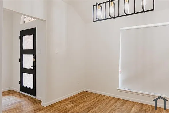 8805 Barton Creek Dr — Photo 3