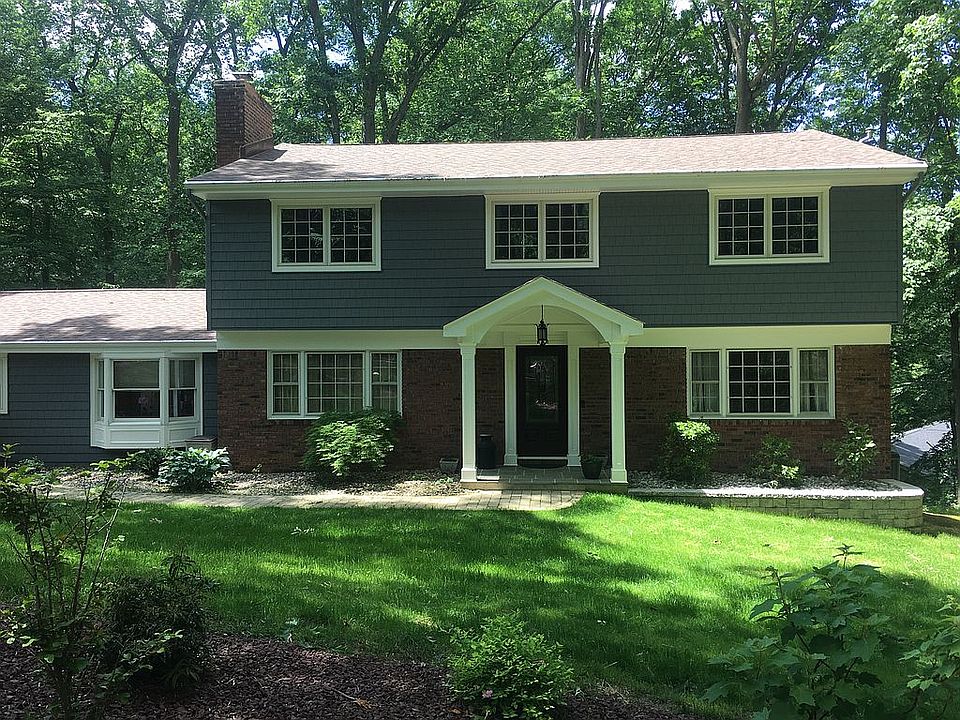 2nd image of 3 Mount Dr