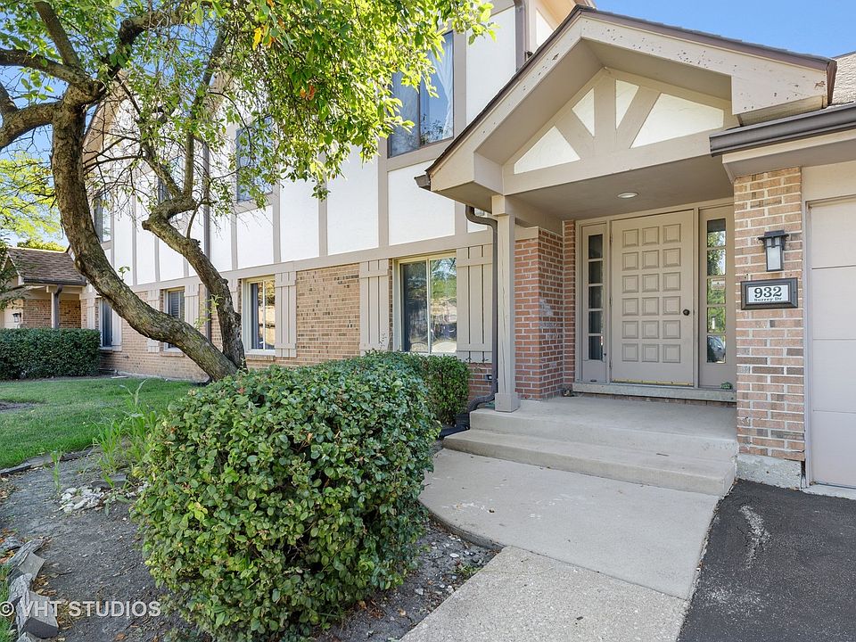 1st image of 932 Surrey Dr APT 2A