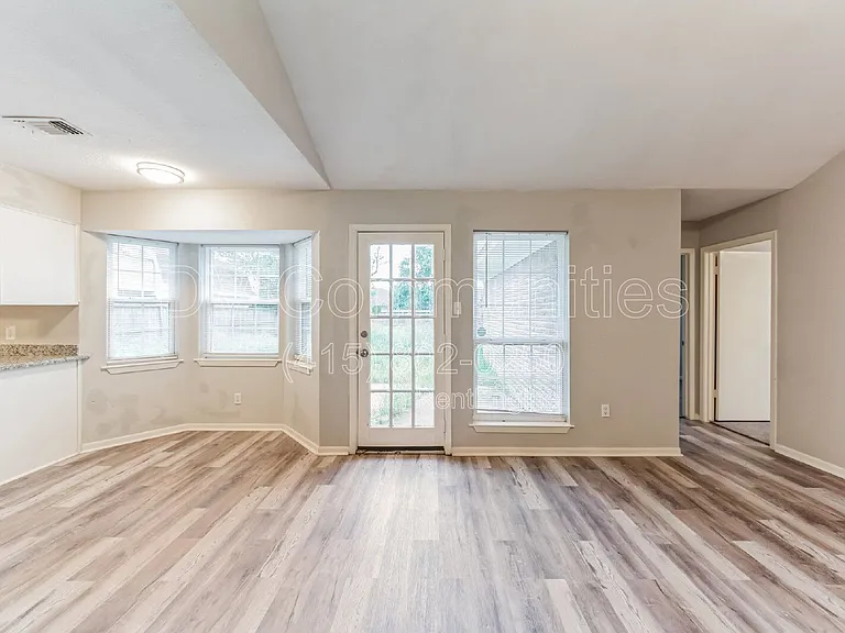 700 Meadowglen Dr — Photo 24