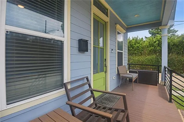 3 bed, 2.0 bath, 1160 sqft, $2,200 — Photo 2