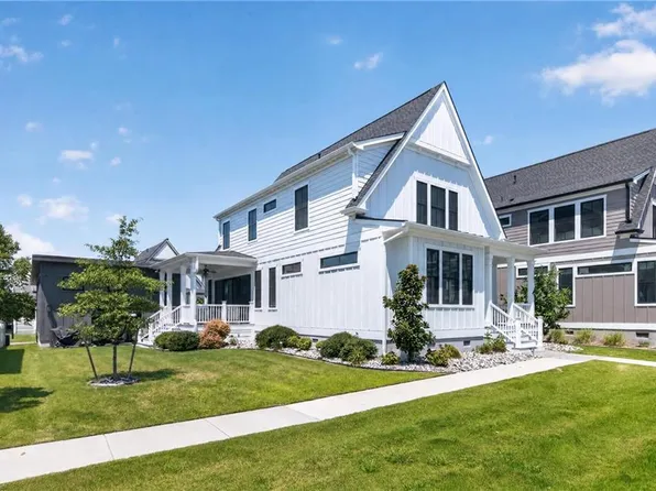 9529 Marina Dr, Norfolk, VA 23518