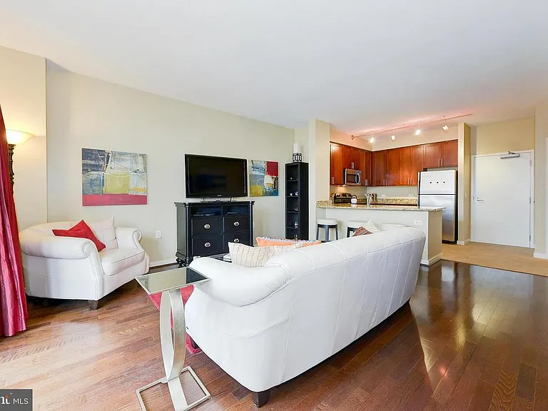 437 New York Ave NW #505 — Photo 6