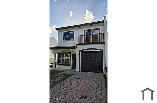 840 SW 6th Pl Photo 1