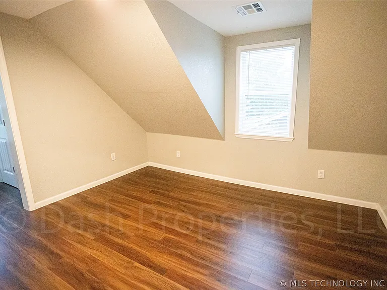 821 S Quaker Ave — Photo 70