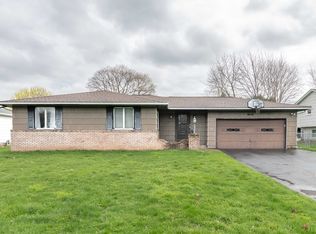 90 Dundee Dr, Rochester, NY 14626