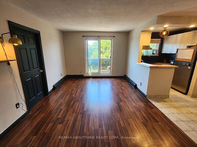 2373 King St E #51 — Photo 7