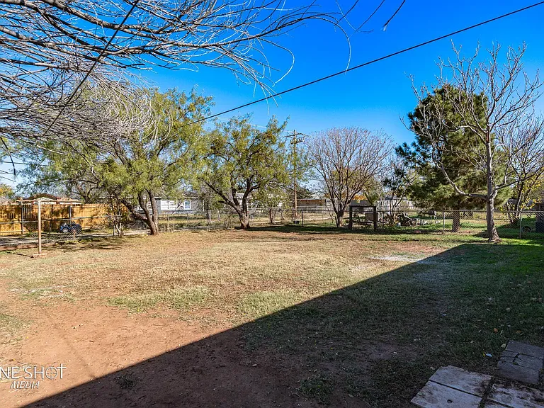 5226 Questa Dr — Photo 31