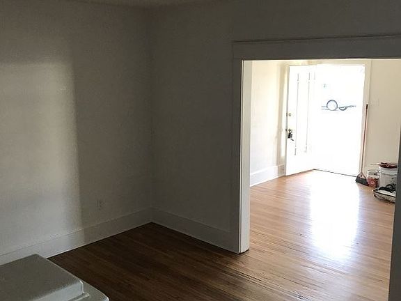 4th image of 124 W Howard St