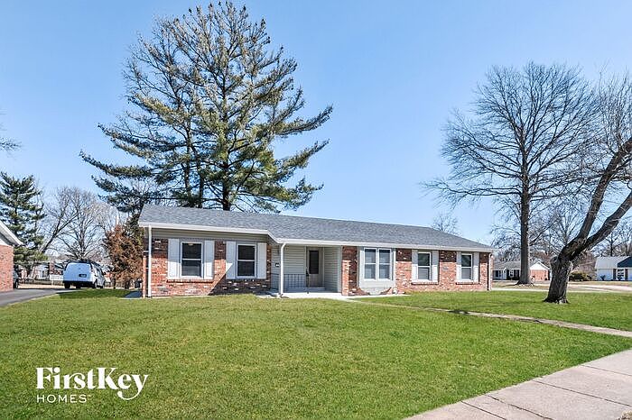 1st image of 30 White Plains Dr