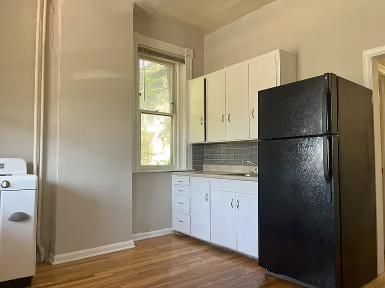 1259 N York St #5 — Photo 11