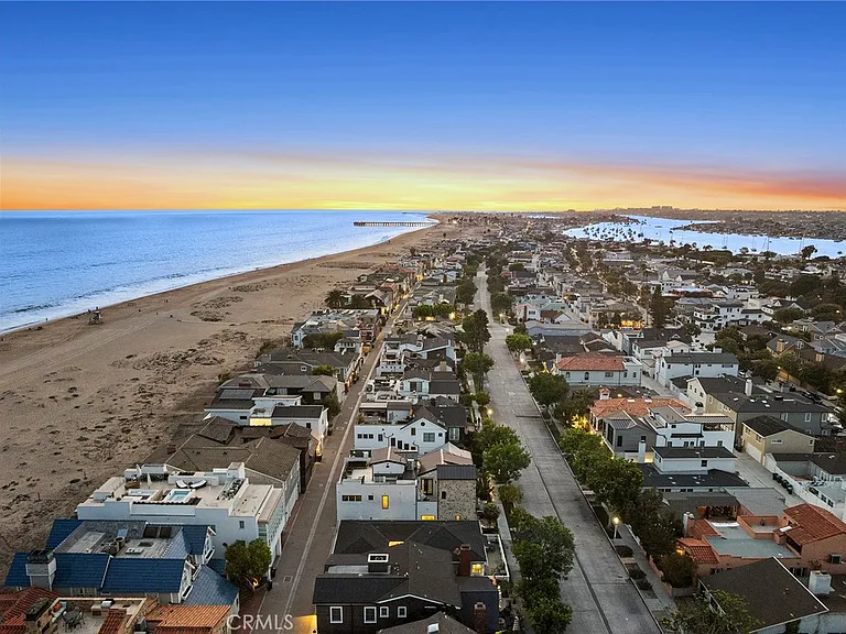 2049 E Ocean Blvd — Photo 22
