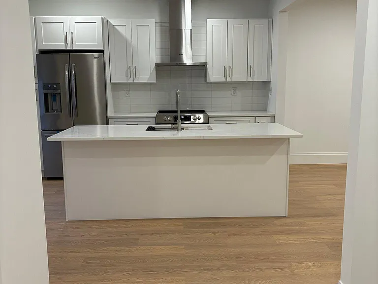 214 Center St — Photo 2