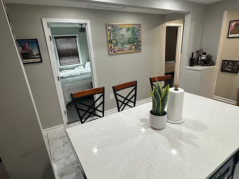 2025 Detroit Ave NW — Photo 8